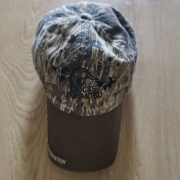 Ducks Unlimited Conservation Other - Bundle: Ducks Unlimited Conservation Cap + Camouflage Cap